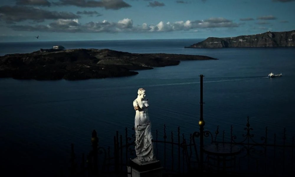 Σταθερή η σεισμική ακολουθία στη Σαντορίνη: Ήρεμη νύχτα στο νησί με μέχρι 4,1 Ρίχτερ